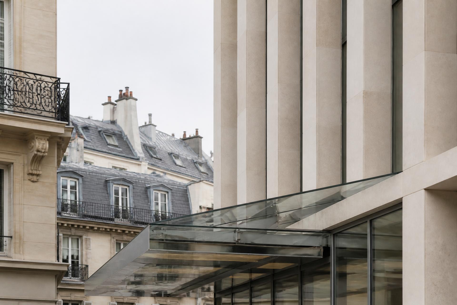 Architecture contemporaine européenne en lumière naturelle